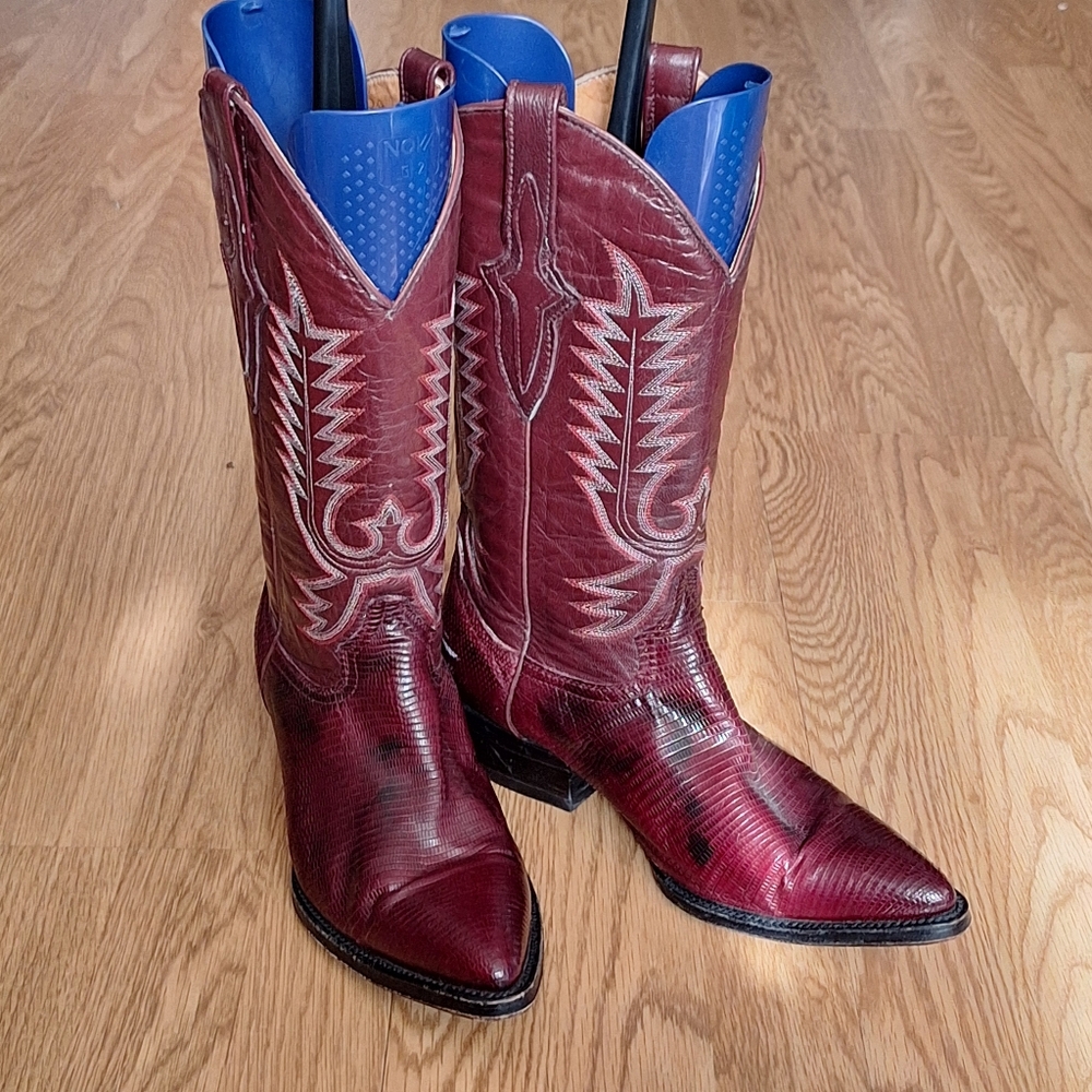 Burgundy Cowboy Western Soto Boots with Durable Leather & Classic Stitching 8.5